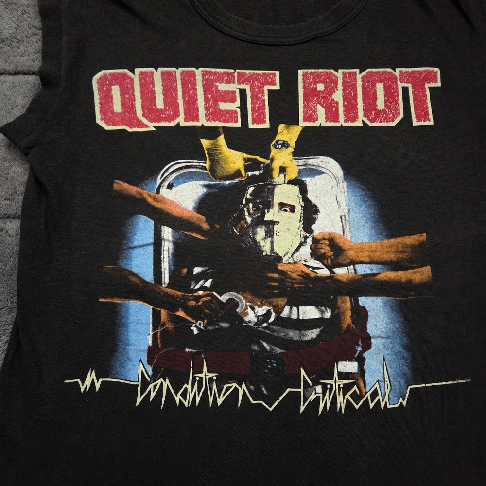 VTG Quiet Riot Condition Critical Muscle Tee Glow In The Dark Single Stitch - Picture 2 of 13